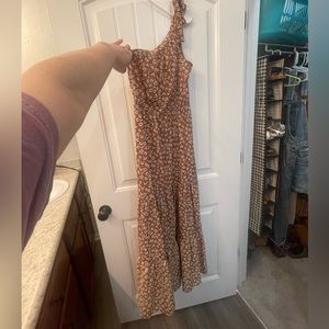One shoulder dress